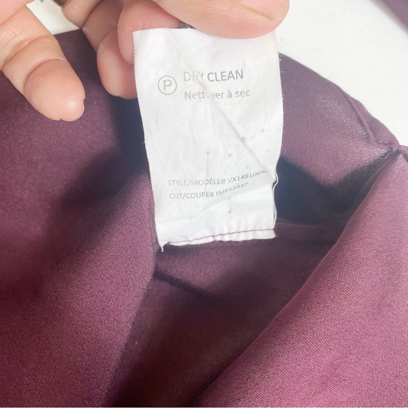 Vince Red Maroon Top Blouse Silk Spandex Elegant Casual Career Work Sz2 - Picture 9 of 9